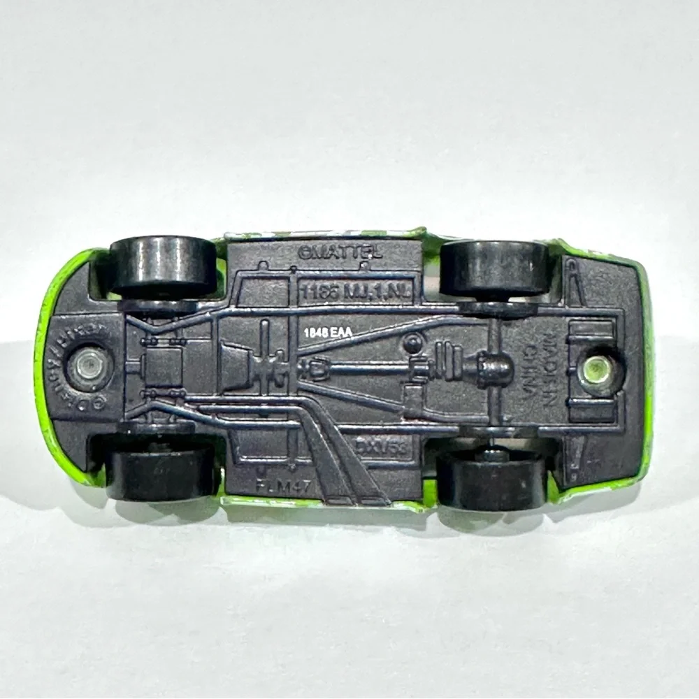 Disney Cars Brick Yardley #24 Vitoline, Aiken Axler #28 Nitroade Die-cast